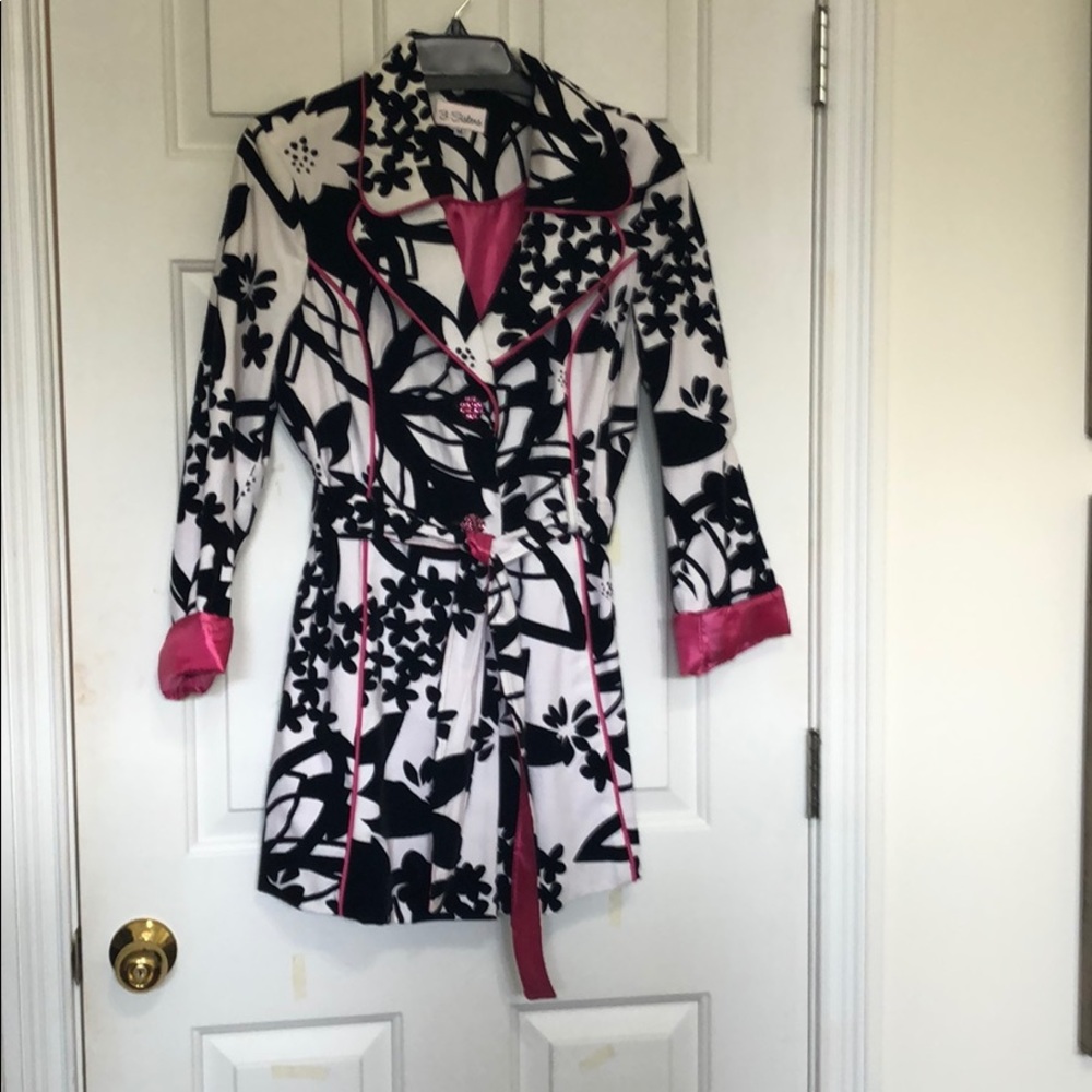 3 Sisters coat.